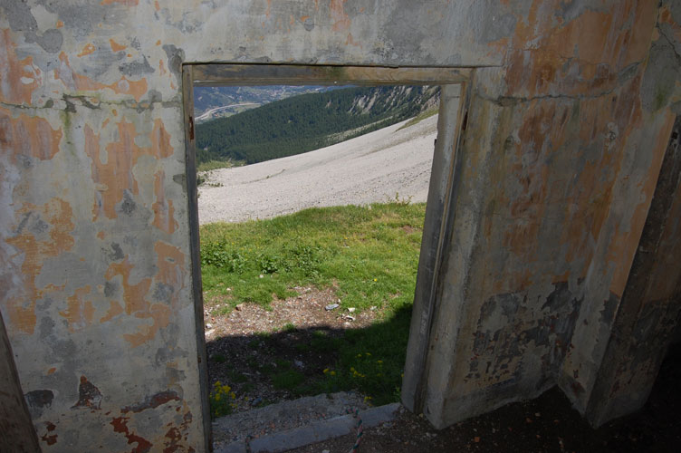 L'ingresso visto dall'interno