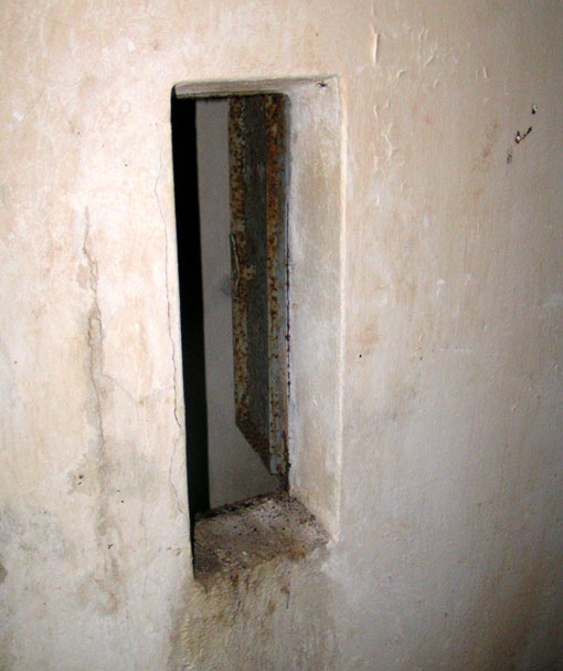 feritoia scarico bossoli