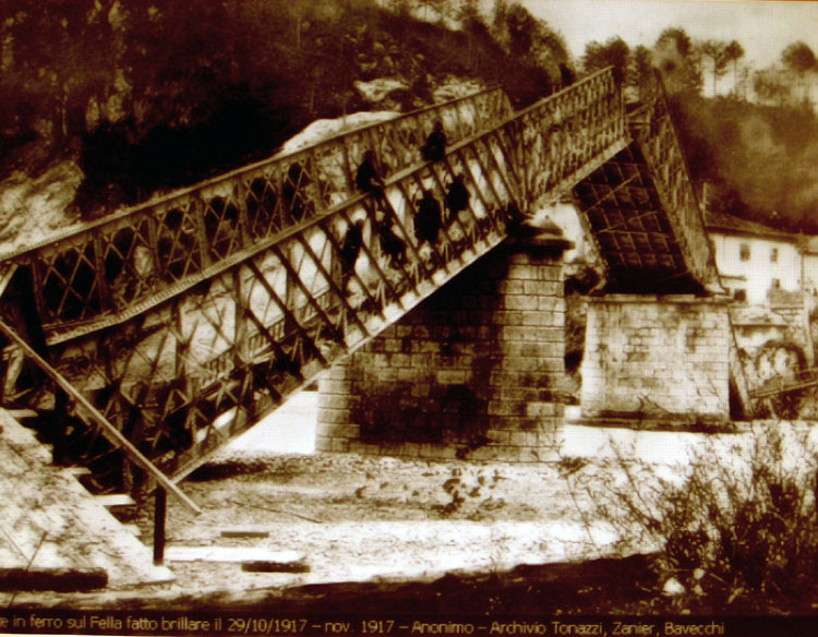 ponte di Moggio Udinese  al 29 ottobre 1917