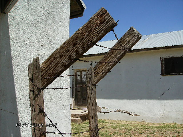 pali e filo spinato originali del 1943