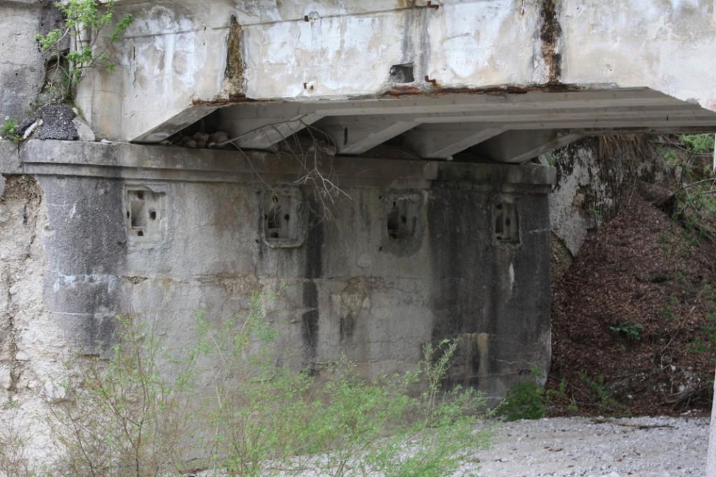 Ponte lago di cave 2.JPG