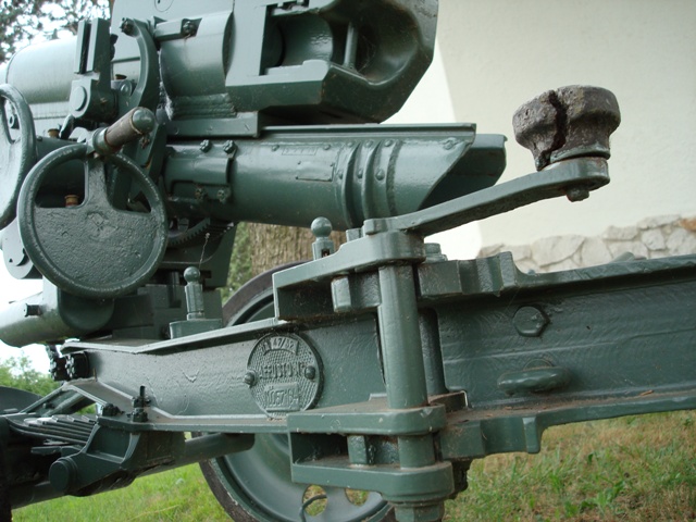 47-32 H.JPG