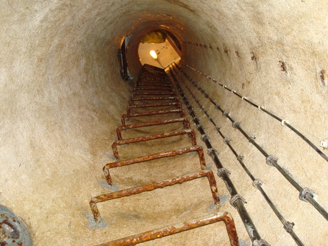 scaletta pozzo GE.JPG