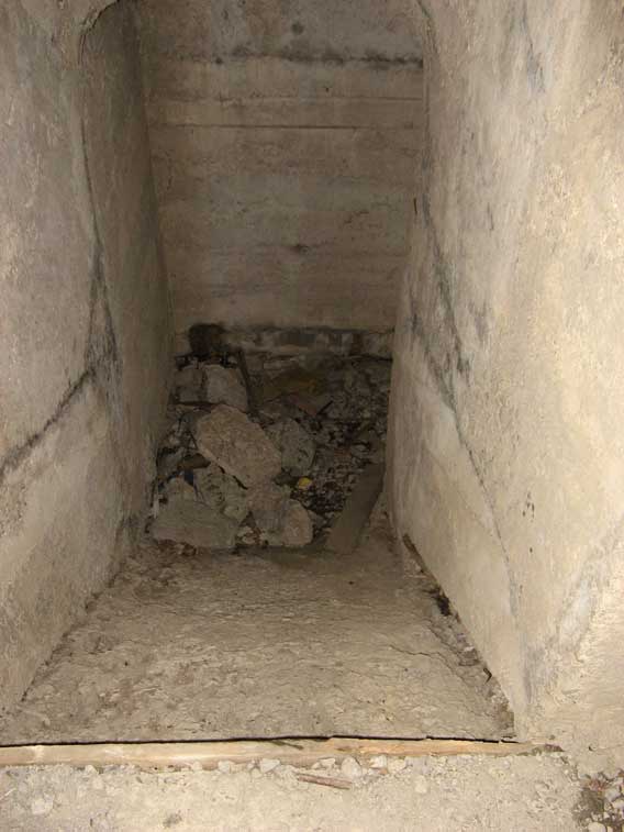 In un secondo tempo sullo scivolo si sarebbero costruiti i gradini.