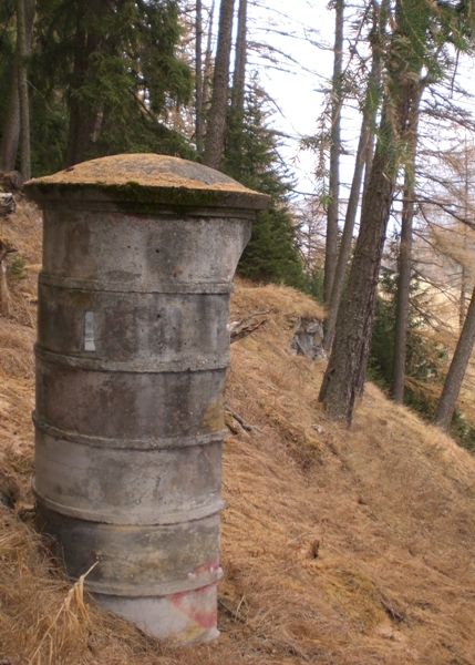 La garitta nelle vicinanze dell'opera 4, sullo sfondo.