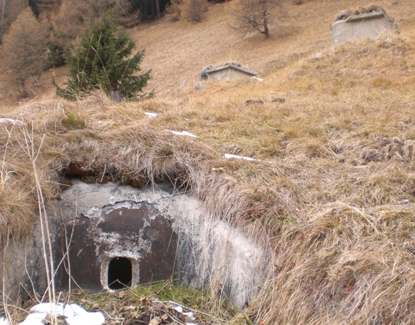 Feritoia e camini dell'opera 1.