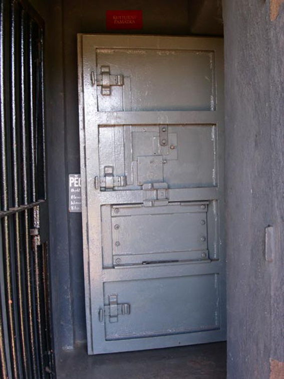 Le due porte di ingresso.jpg