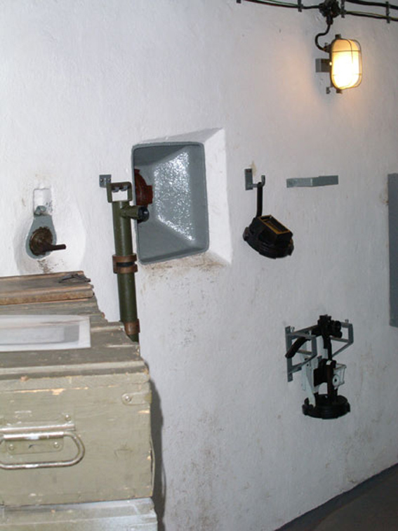 Osservatorio con periscopi.jpg
