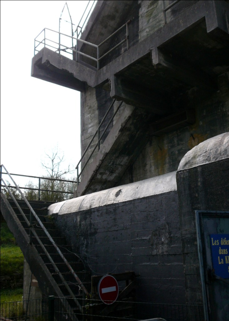 Le scalinate attorno al bunker