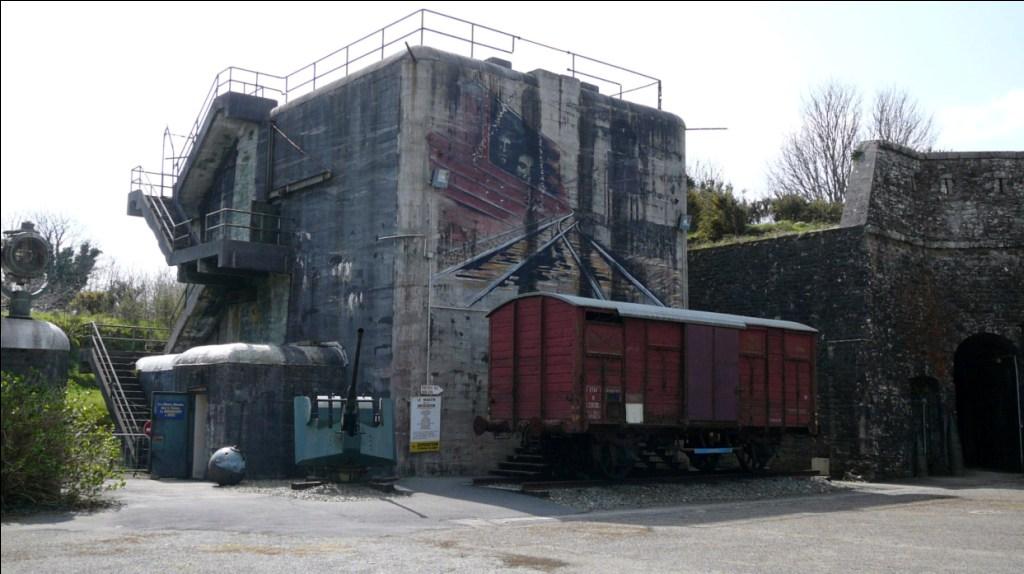 Il bunker, e un carro dedicato alla deportazione