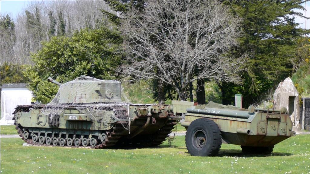 Carro armato Churchill MK VII (lanciafiamme se non erro)