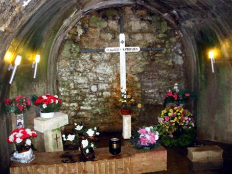 fort-de-douaumont-sepulture.jpg
