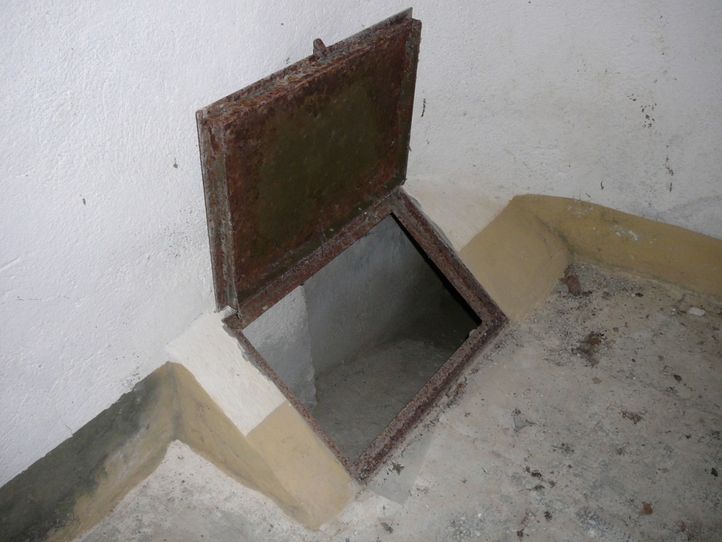 particolare botola (mai vista prima...)