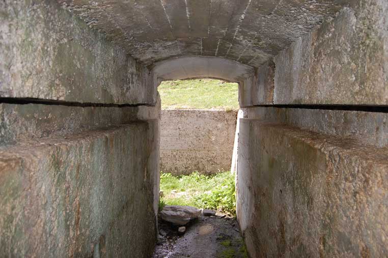 Siamo quasi fuori.L'ingresso visto dall'interno