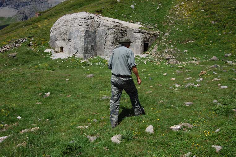 Se volete seguirmi verso la porta 2 iniziamo la visita all'interno
