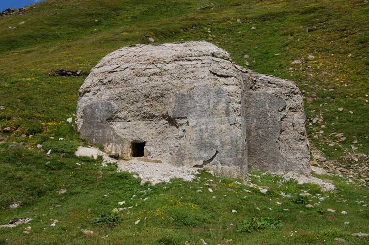 Il ricovero VII visto da W,notare l'apertura del condotto della fotofonica