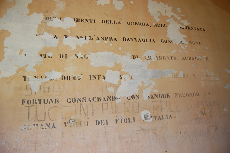 Scritta ritrovata alla caserma della Mulattiera