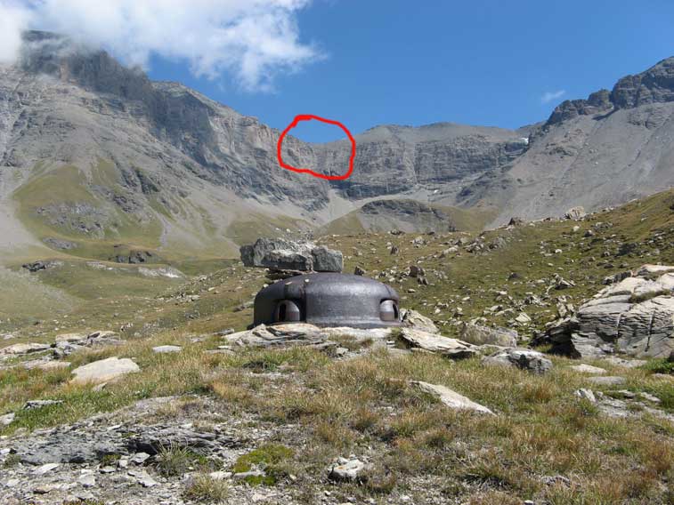 Cerchiato in rosso il Pas de Chapeau da cui il nostro eroe si gettò per non cadere prigioniero dei francesi