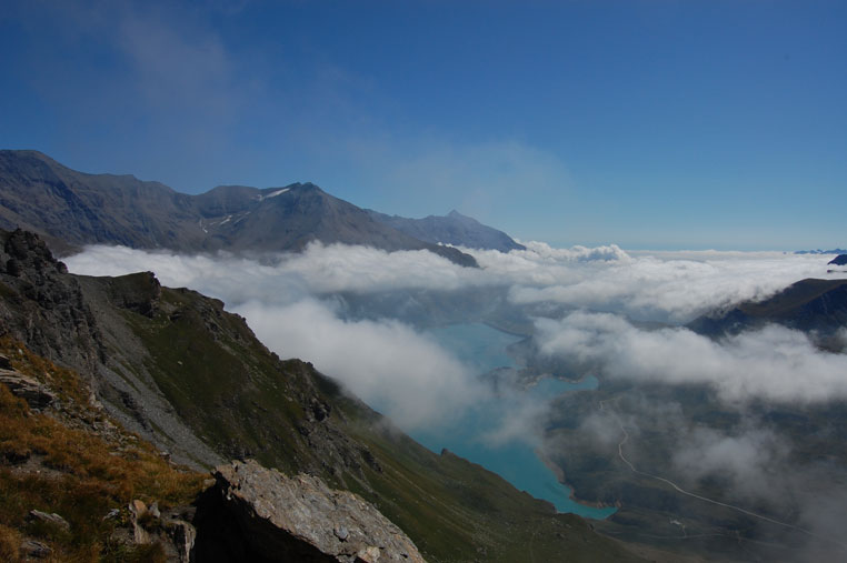 Il lago del Moncenisio visto dal Passo della Beccia