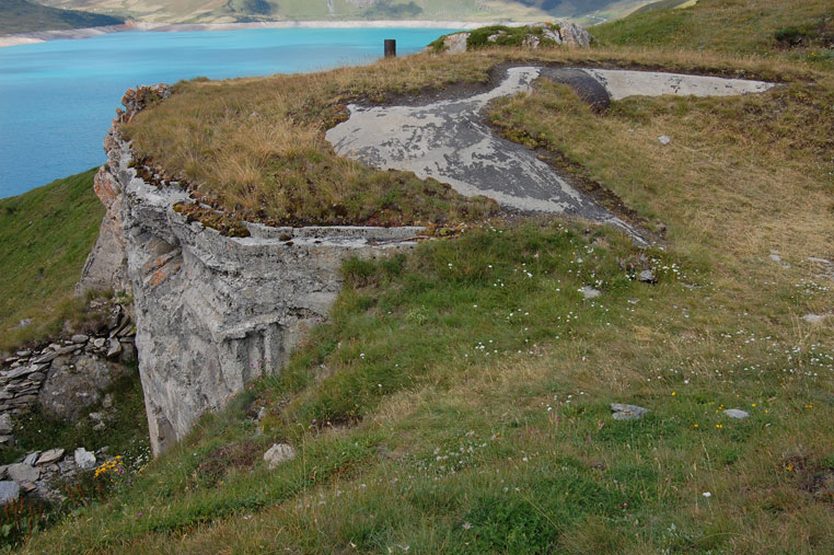 Vista del malloppo delle armi con ingresso secondario e casamatta metallica