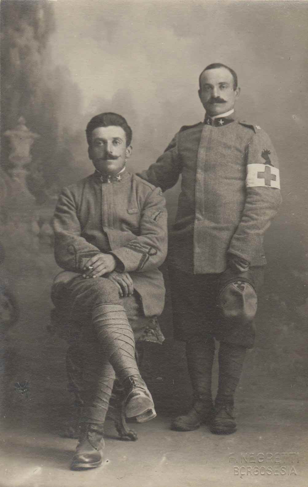 A destra il bisnonno Giuseppe Cav. di Vittorio Veneto e M.B.V.M., alla sinistra il fratello Giacomo caduto sul fronte del Piave