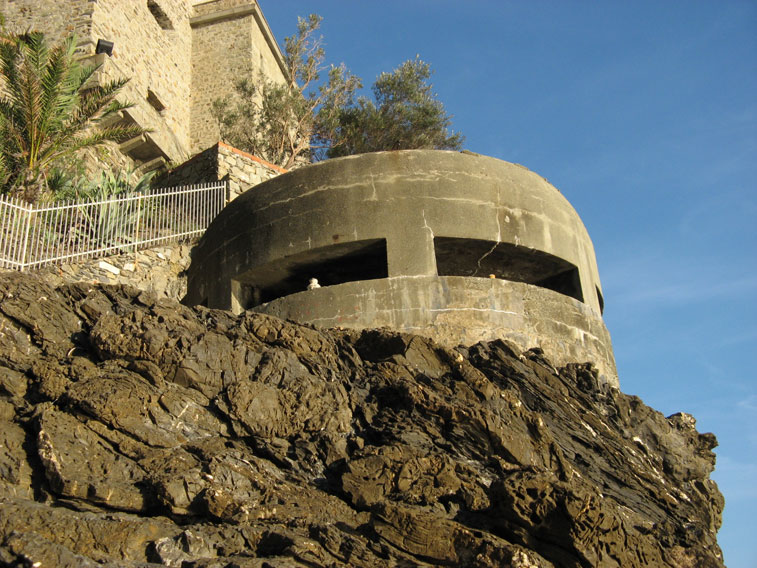Vista frontale dal basso