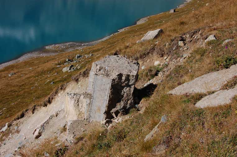 I resti della 71bis visti dal sentiero