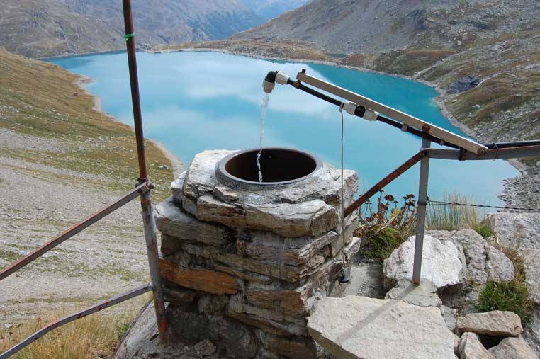 L'originale fontanella presente sul terrazzo