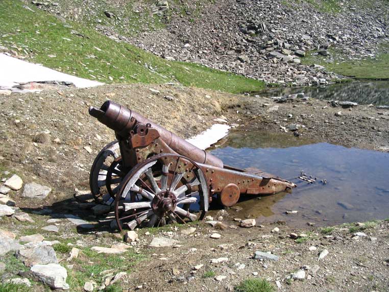 Pezzo da 149 in postazione al Lago Ramella,detto anche Lago dei Cannoni.
