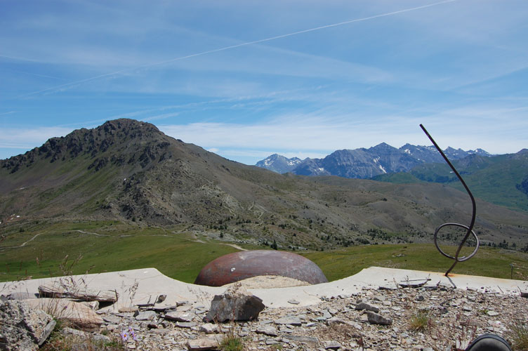 Vista da W,sullo sfondo il Monte Chenaillet