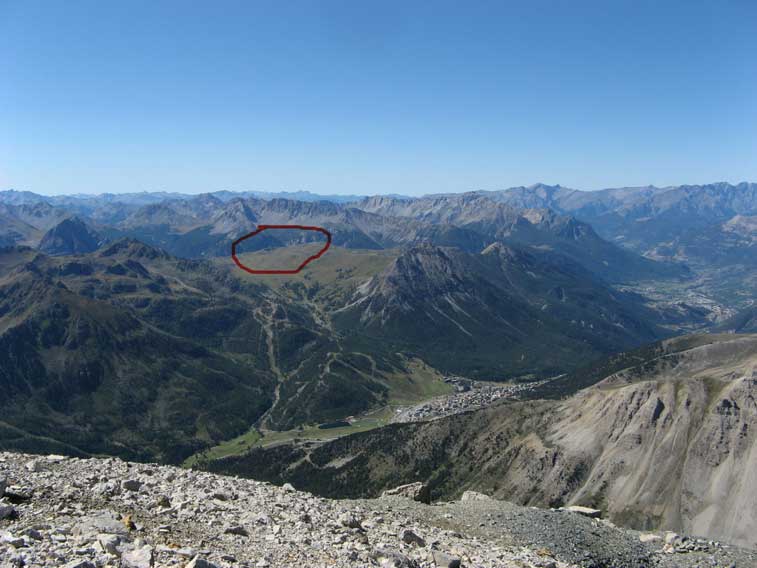 Il sito della nostra escursione odierna visto dalla cima del Monte Chaberton(m.3130)