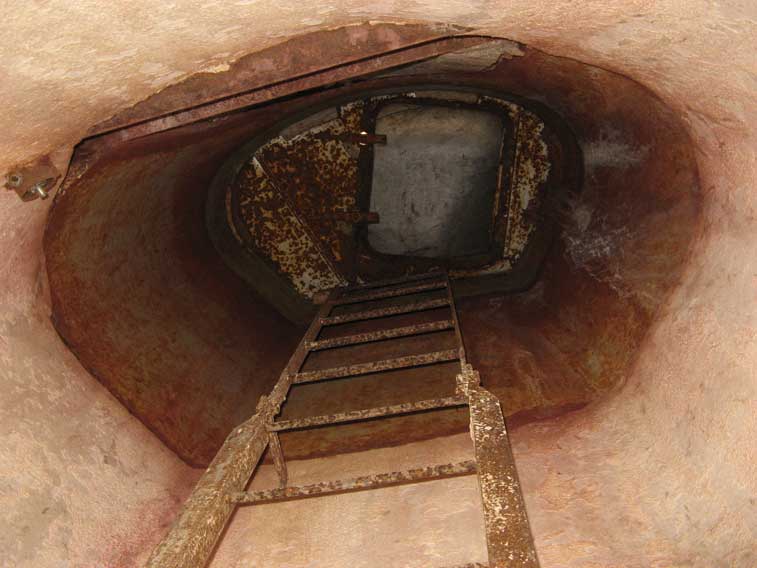 L'interno del pozzo visto dal basso