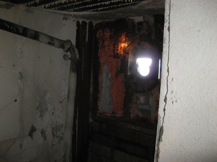 L'interno della casamatta dell'osservatorio