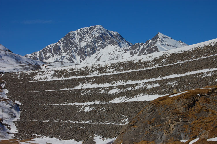 12 febbraio 2011 Moncenisio-La diga,cima Clairy e il Passo della Beccia