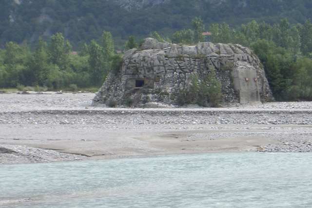 Isola fortificata.jpg