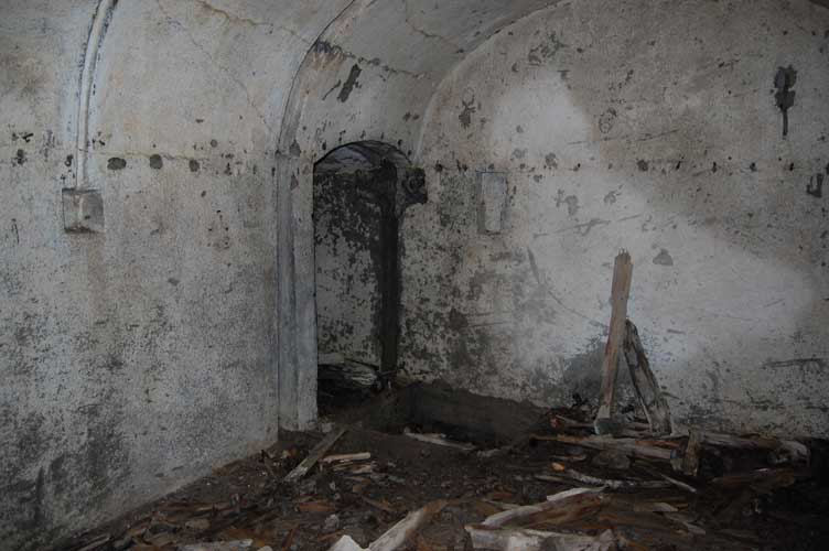 L'inizio del corridoio verso la casamatta del Pezzo 3