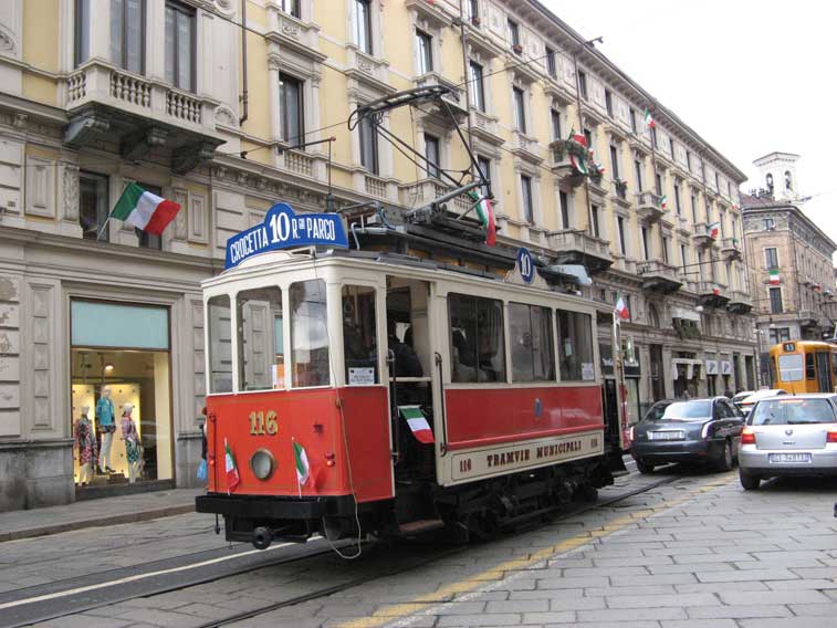 Tram storico in via Cernaia