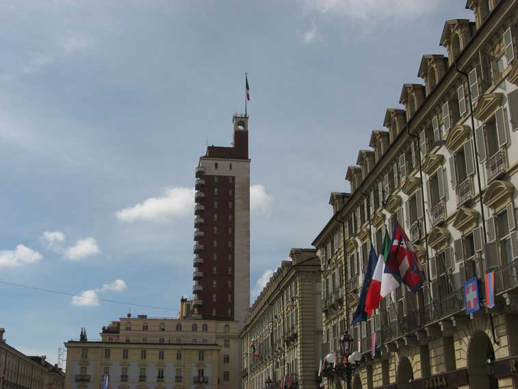 Piazza Castello con il Palazzo della Regione e la Torre Littoria