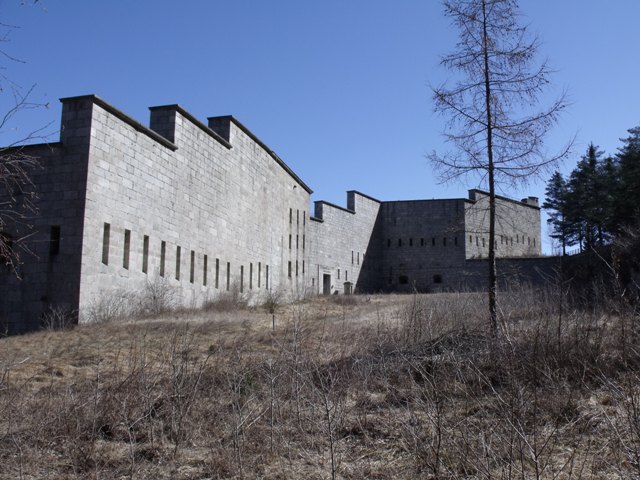 Accesso a monte del forte alto.