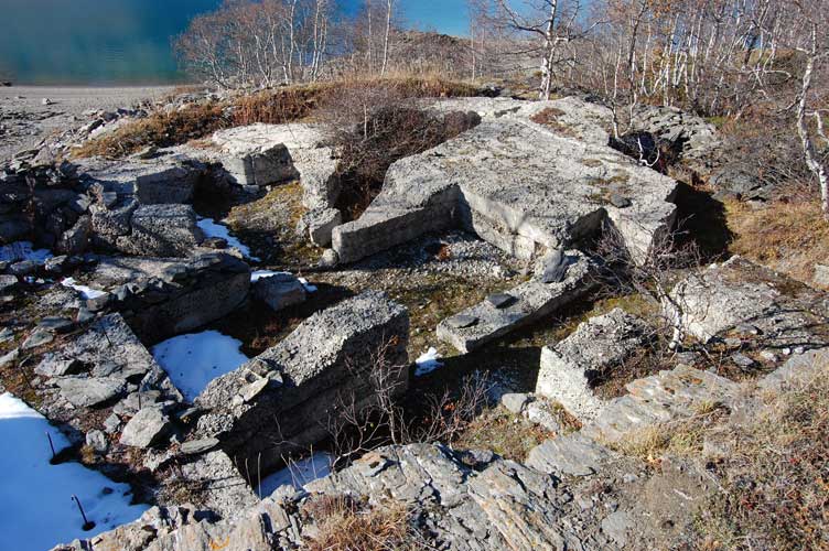 Pianta della postazione vista da S.Si distinguono chiaramente le tre postazioni delle armi e il piccolo ricovero per il personale
