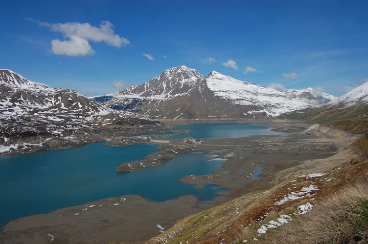 1° Maggio 2011-Il lago del Moncenosio con le tre dighe costruite dagli Italiani e che fra poco più di un mese verranno nuovamente sommerse