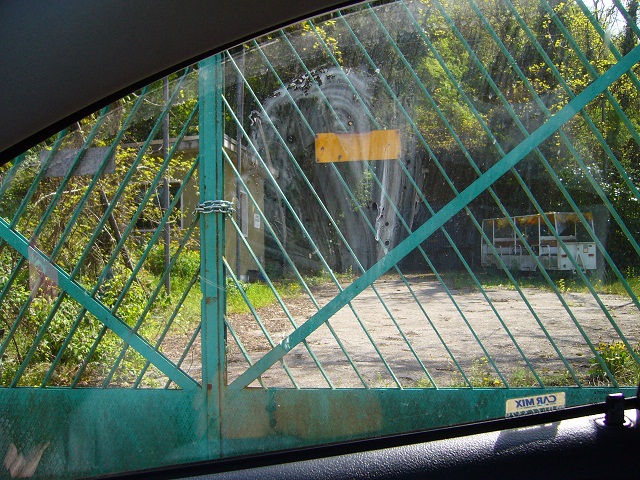 ingresso principale, lato guardiola e trenino