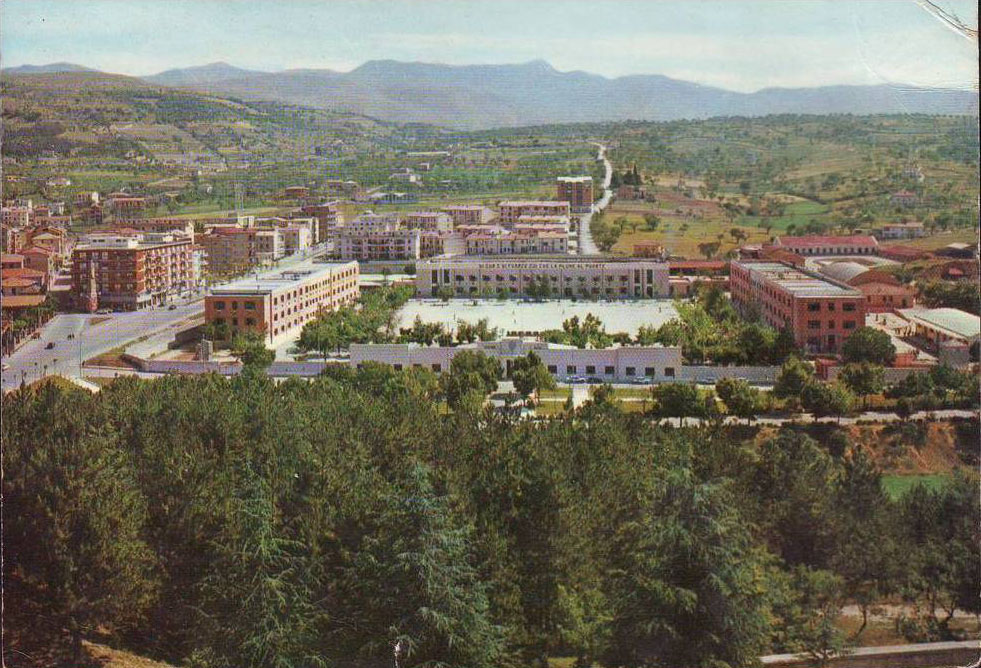 Cartolina degli anni '80 della caserma